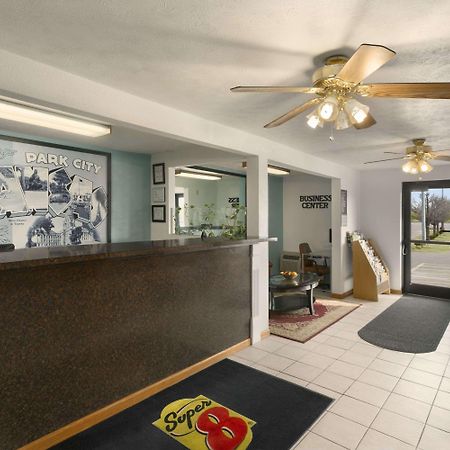 Super 8 By Wyndham Park City/North Wichita Area Zewnętrze zdjęcie
