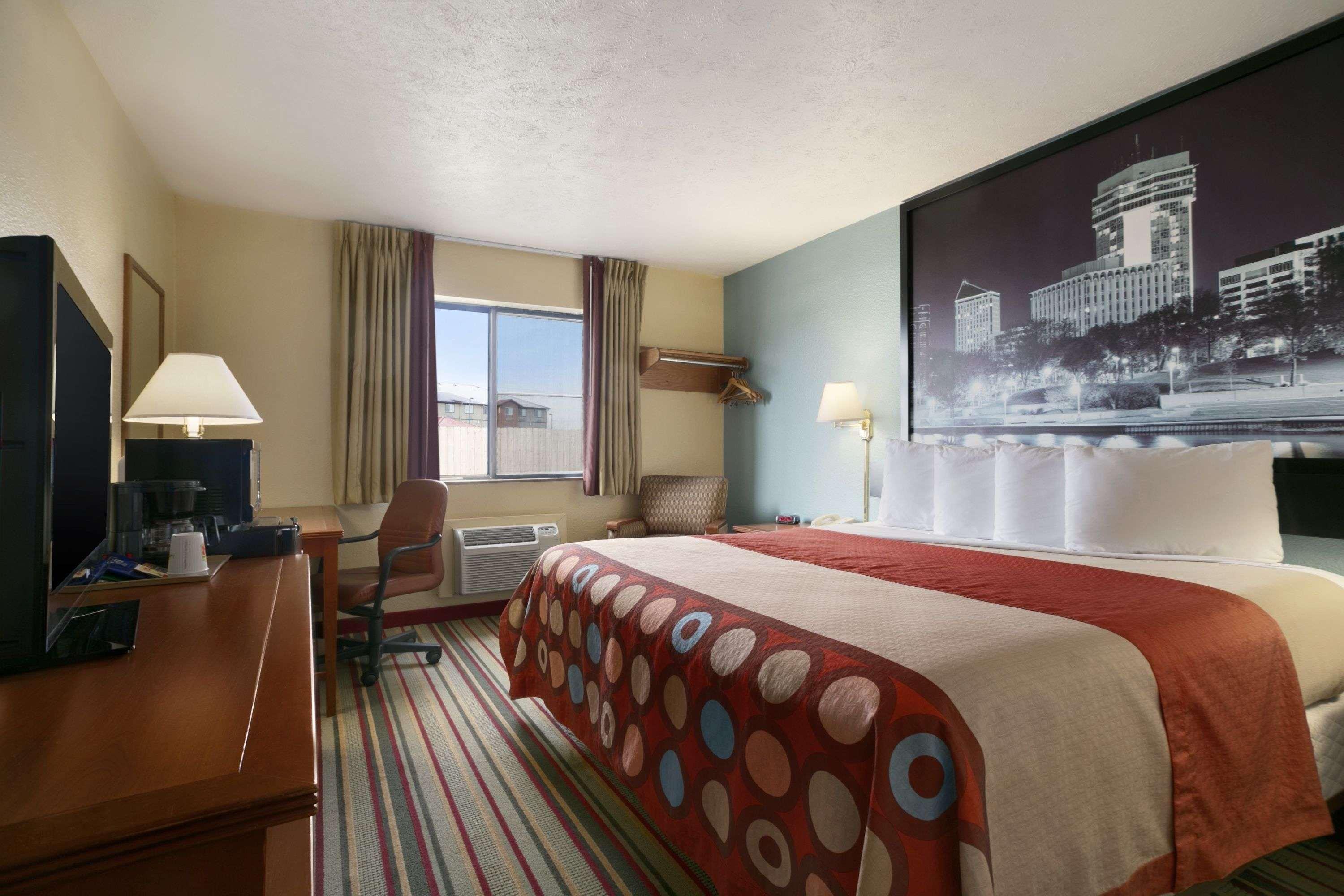 Super 8 By Wyndham Park City/North Wichita Area Zewnętrze zdjęcie